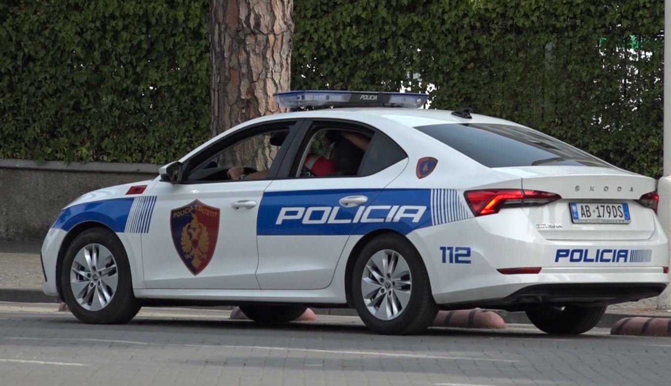 Vetura e policisë shqiptare