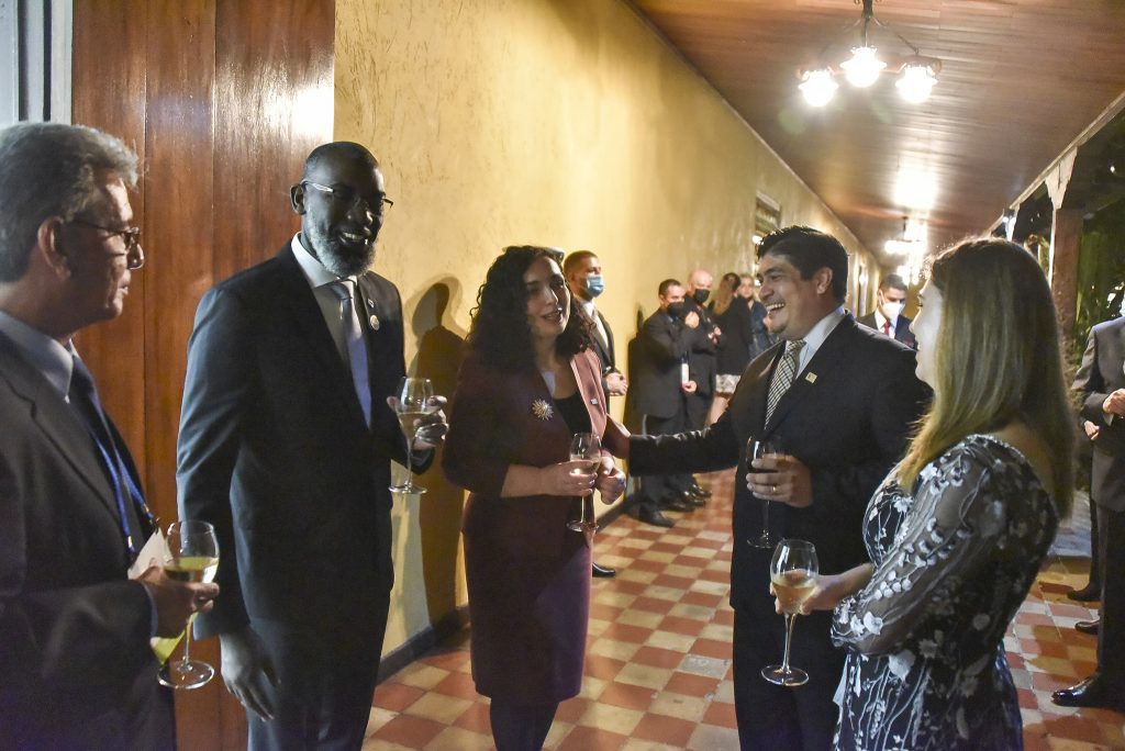 Osmani takohet edhe me ish-presidentin e Kosta Rikës