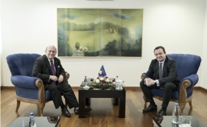 Kryeministri i Kosoves, Albin Kurti dhe Christopher Hyland