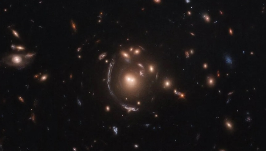 Imazh i teleskopit hapësinor Hubble /NASA