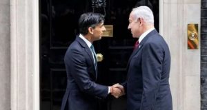 Kryeministri britanik, Rishi Sunak është takuar me Benjamin Netanyahu në Downing Street.