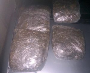 Arrestohen 2 të dyshuar në veri dhe konfiskohen mbi 4 kg marihuanë