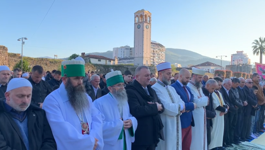 Falet namazi i Fitër Bajramit në të gjithë Shqipërinë
