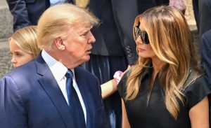 Ish-presidenti amerikan, Donald Trump dhe bashkëshortja e tij, Melania Trump