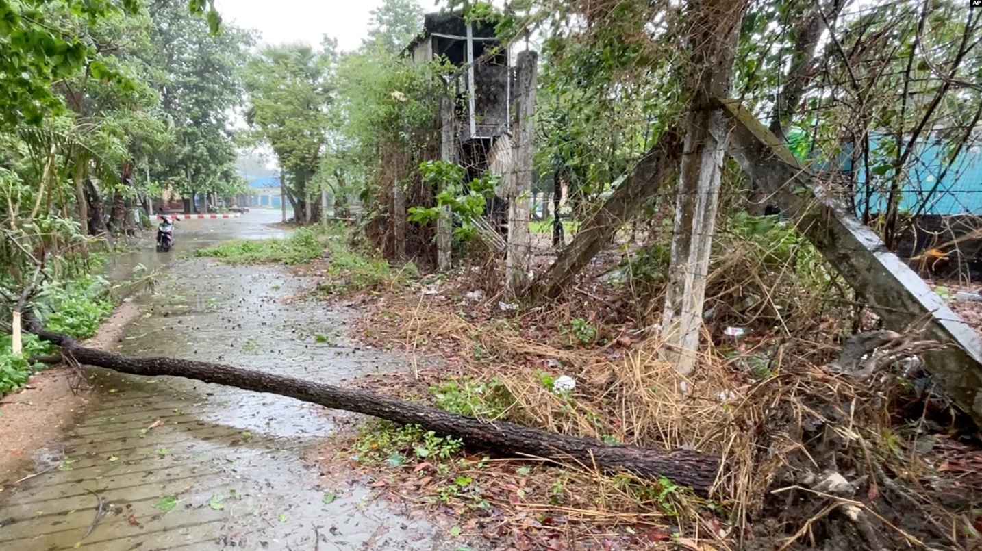 Shkatërrime nga cikloni në Sitve të Minamarit. Foto: AP