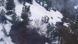 3 turistët çekë të bllokuar në malin e Jezercës shpëtohen me helikopter