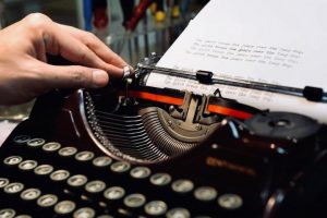 Raporti ndërmjet shkrimtarit dhe lexuesit