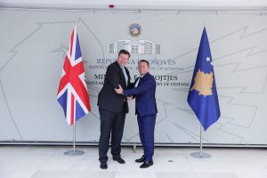 Ministri i Mbrojtjes, Armend Mehaj, ka pritur sot në takim Ministrin e Forcave të Armatosura të Britanisë së Madhe, James Heappey
