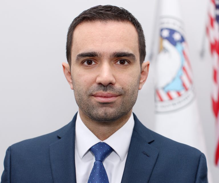 Drejtori ekzekutiv i Odës Ekonomike Amerikane në Kosovë, Arian Zeka