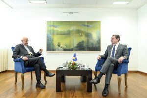 Kryeministri i Republikës së Kosovës, Albin Kurti, priti në takim Presidentin e Akademisë Papnore për Jetë, imzot Vincenzo Paglia