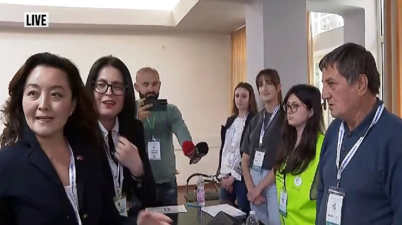Ambasadorja amerikane në Shqipëri, Yuri Kim