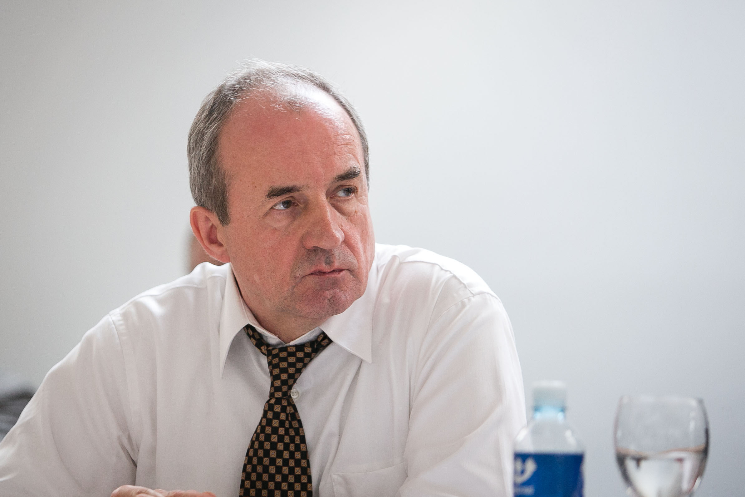 Njohësi politikës në Ballkan, Janosz Bugajski