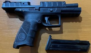 Policia sekuestron armë dhe municione në tri lokacione në Prishtinë