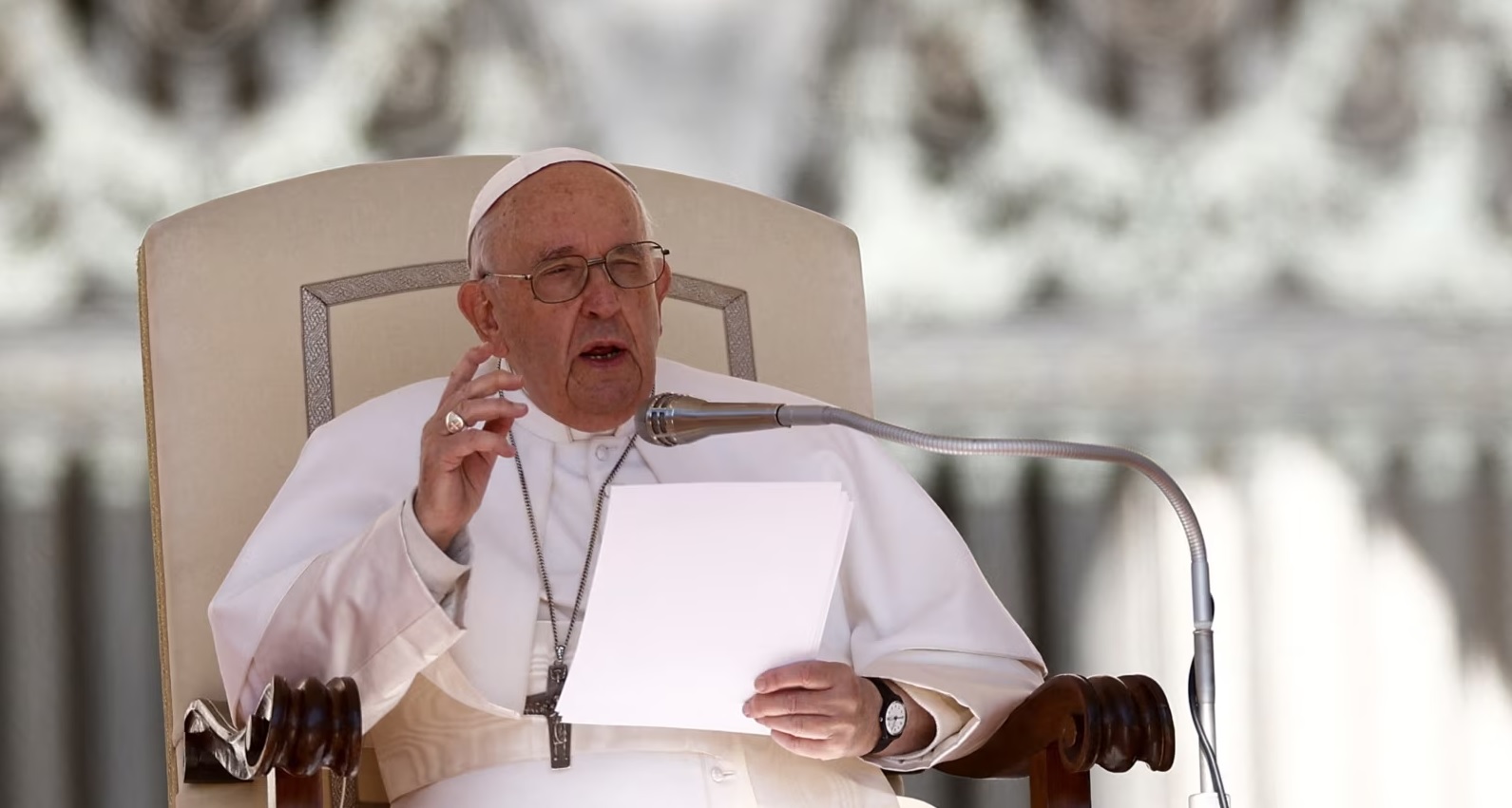 Papa Françesku, në sheshin e Shën Pjetrit, 26 prill 2023. Foto: Reuters