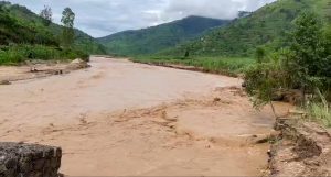 Reshjet e dendura të shiut shkaktuan vërshime në Ruanda, 3 maj 2023.