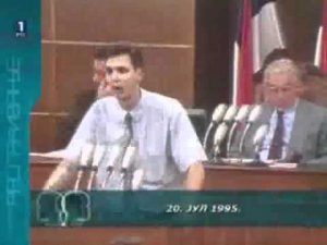 Aleksandar Vuçiq në Parlamentin e Serbisë, më 1995 ku kishte thënë "për çdo serb të vrarë i vrasim 100 myslimanë”
