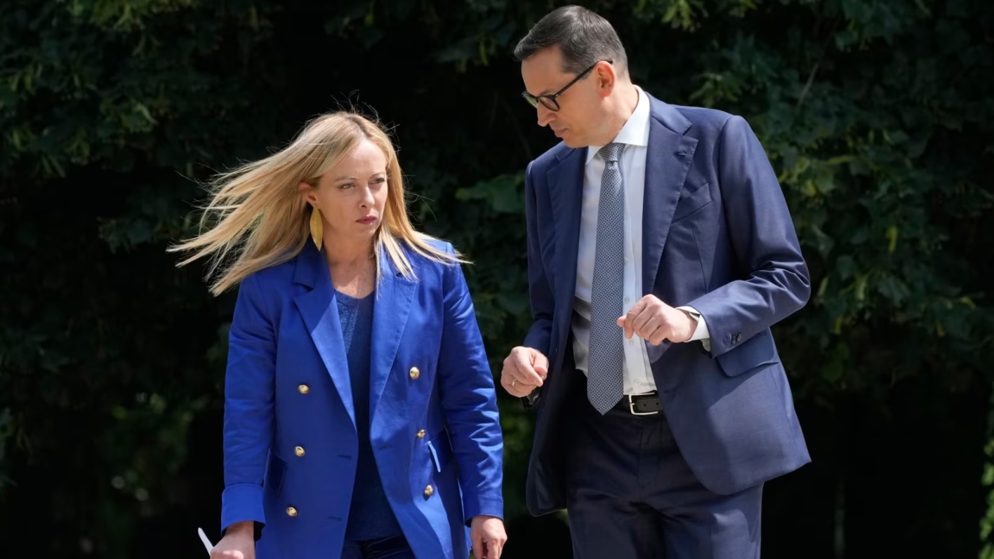 Kryeministrat e Italisë dhe Polonisë, Georgia Meloni dhe Mateusz Morawiecki më 5 korrik 2023. Foto: AP