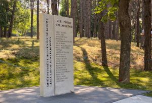 Sot në Prishtinë është inauguruar “Muri i Nderit” që përkujton dhe nderon me emra kosovarët që kanë shpëtuar hebrenjtë gjatë Luftës së Dytë Botërore
