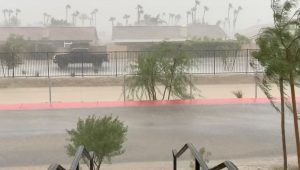 Kalifornia përfshihet nga stuhia tropikale “Hilary” . Foto: Reuters