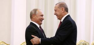 Presidenti turk, Tajip Erdogan dhe homologu i tij rus, Vladimir Putin. Foto: AP