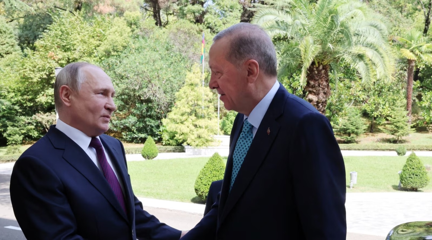 Presidenti i Rusisë, Vladimir Putin, dhe ai i Turqisë, Recep Tayyip Erdogan. Soçi, 4 shtator 2023. Foto: Reuters
