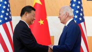 Lideri i Kinës, Xi Jinping, dhe presidenti amerikan, Joe Biden.