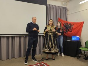 Në Lozanë të Zvicrës prezantohet xhubleta shqiptare