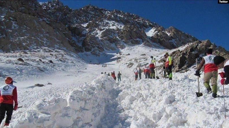 Ky grup e kishte nisur rrugëtimin më 23 nëntor, pavarësisht paralajmërimeve nga autoritetet lokale për rrezikun nga rënia e mundshme e ortekëve.