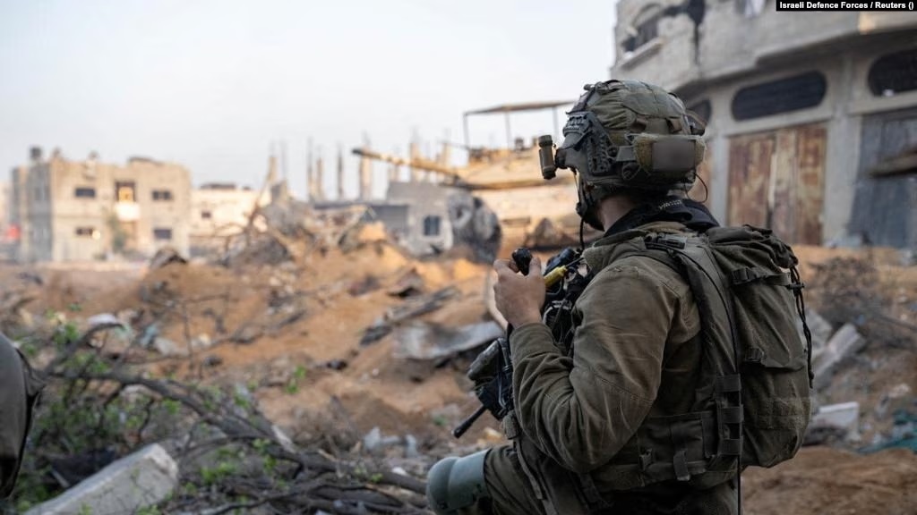 Një ushtar izraelit në Gazë. Fotografia është publikuar nga Forcat e Mbrojtjes së Izraelit më 7 nëntor.