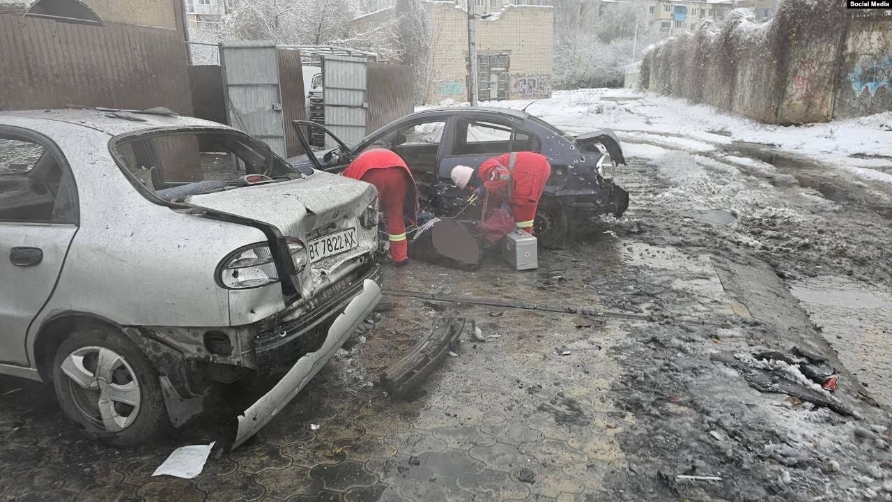 Pasojat e një sulmi rus në Herson.