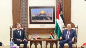 Sekretari amerikan i Shtetit, Antony Blinken në takim me liderin e Autoritetit Palestinez, Mahmouad Abbas.