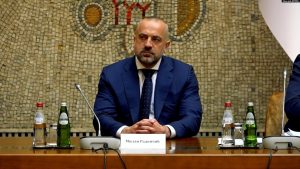 Millan Radoiçiq.