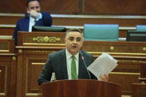 Shefi i Grupit Parlamentar të Aleancës për Ardhmërinë e Kosovës (AAK), Besnik Tahiri