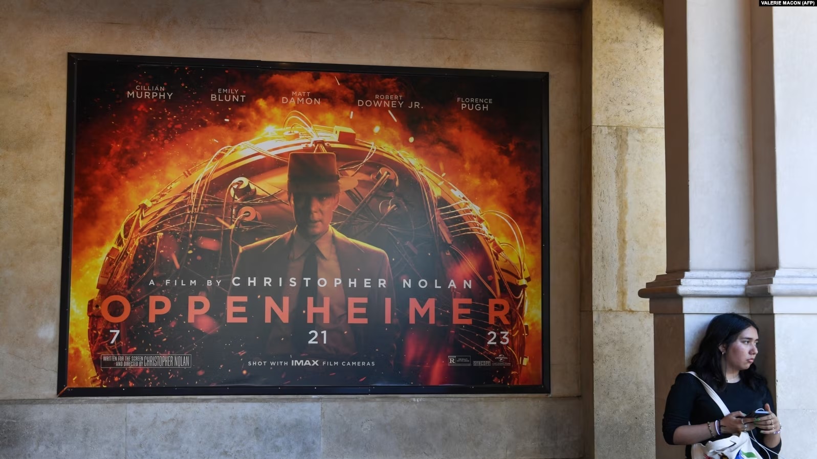 Një pankartë e vendosur në Kaliforni për filmin "Oppenheimer". Fotografi ilustruese.