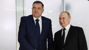 Presidenti rus, Vladimir Putin (djathtas) dhe presidenti i Republikës Sërpska në Bosnjë e Hercegovinë, Milorad Dodik (majtas) në kryeqytetin e Republikës së Tatarstanit, Kazan. Rusi, 21 shkurt 2024.