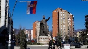 Pamje nga qendra e qytetit të Mitrovicës së Veriut, komunë me shumicë serbe.