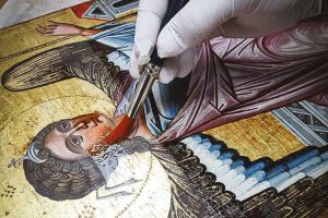 Përfundon restaurimi i ikonës së “Ungjillëzimit”, thesar artistik i Onufrit