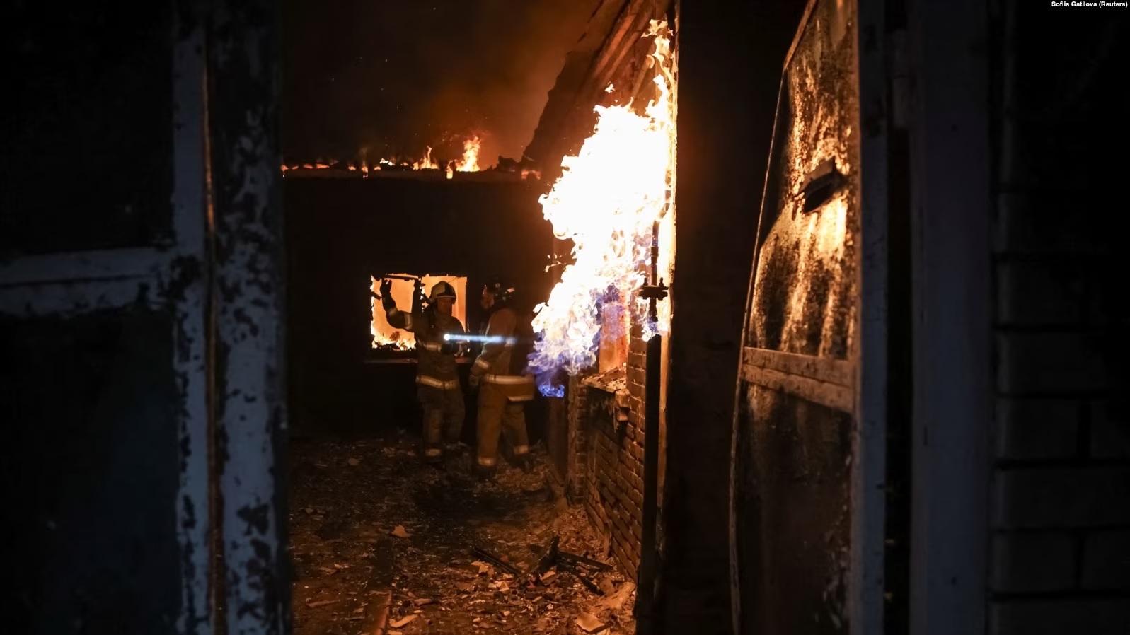 Shtëpi në zjarr në Harkiv, në orët e para të 10 shkurtit.