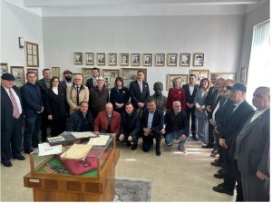 Busti i atdhetarit Hasan Prishtina vendoset në shkollën “Luigj Gurakuqi”, ish-Normalen e Elbasanit