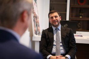 Kryetari i subjektit më të madh opozitar, Partisë Demokratike të Kosovës (PDK), Memli Krasniqi