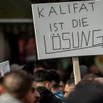 Demonstrata e islamistëve në Hamburg, ku në pankartë shkruhet "Kalifati është zgjidhja"