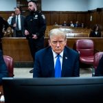 Ish-presidenti Donald Trump në fillim të seancës për përzgjedhjen e jurisë (Nju Jork, 18 prill 2024)
