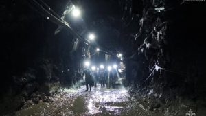 Operacioni i kërkimit në minierën në Rusi.