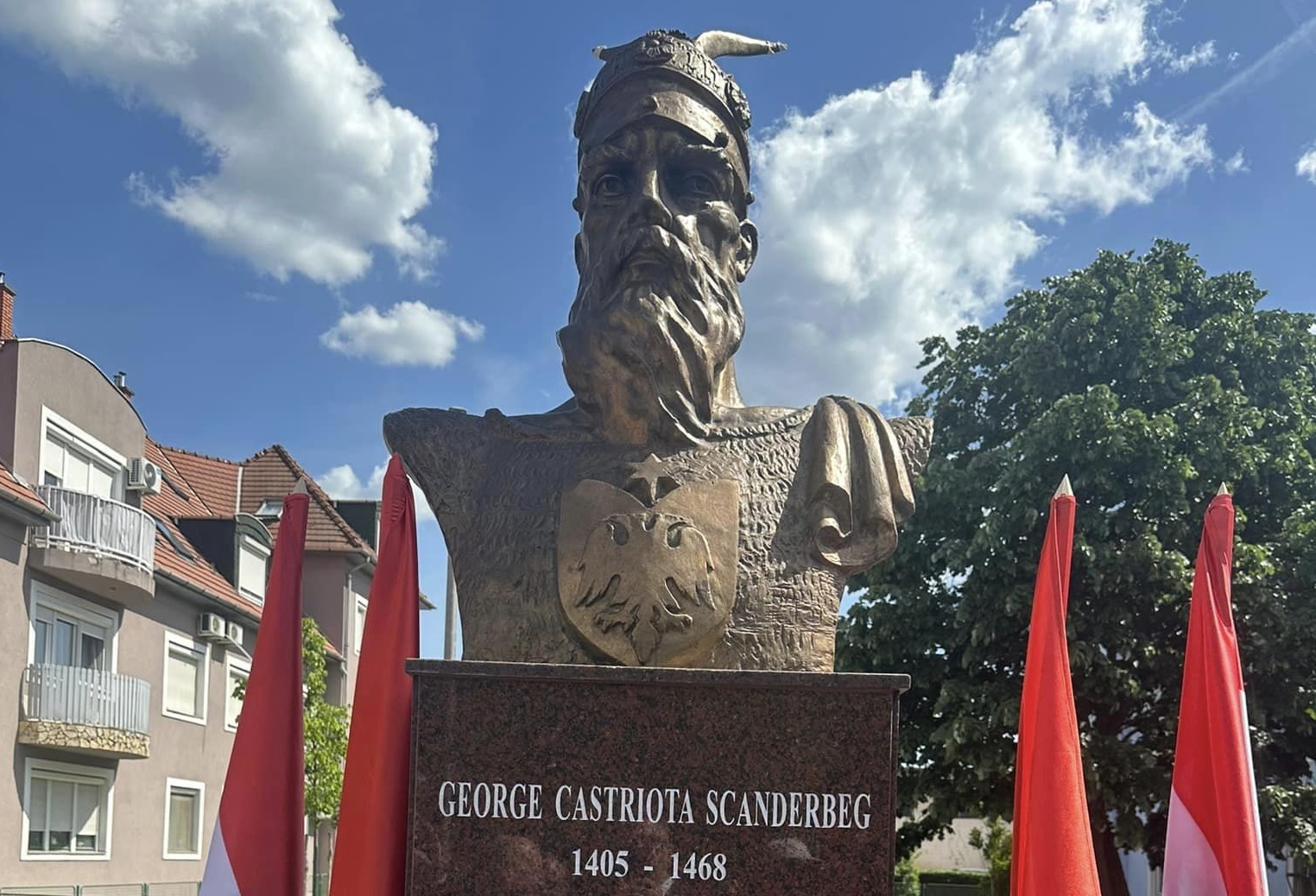 VIDEO   Busti i Gjergj Kastriotit Skënderbeut vendoset në Eger të Hungarisë