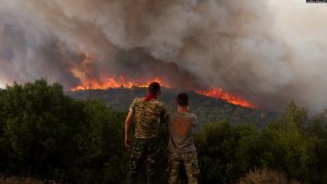 Një zjarr masiv në pyjet pranë fshatit Sykorrahi, në rajonin Evros në Greqi, 23 gusht 2023.