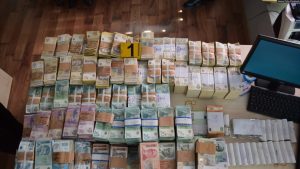 Paratë e marra nga institucionet financiare serbe në veri të Kosovës gjatë aksionit policor më 20 maj 2024.