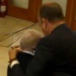 Dy deputetë rumunë përleshen fizikisht teksa dalin nga Parlamenti