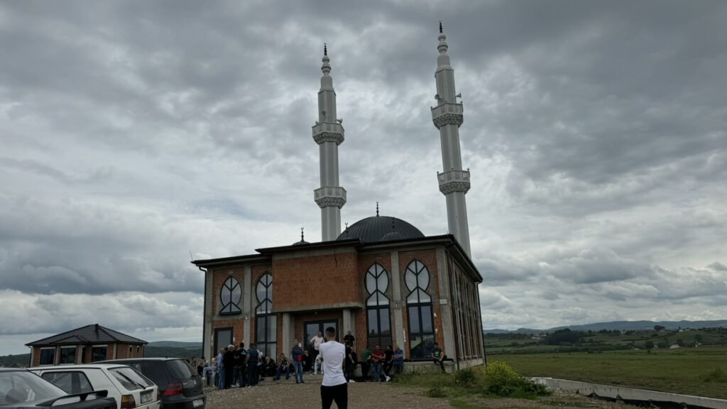 Xhamia në Llugë të Podujevës. Foto: A. Ahmeti