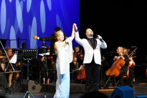 Sopranoja me famë botërore Inva Mula dhe tenori Gjergji Mani çojnë muzikën shqiptare në Bukuresht