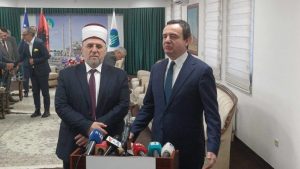 Kryeministri i Kosovës, Albin Kurti, në nder të festës së Kurban Bajramit ka vizituar kryemyftiun e vendit, Naim Tërnava në selinë e Bashkësisë Islame të Kosovës (BIK).